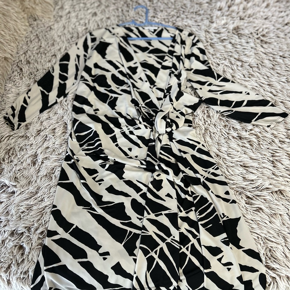 New York and Co. abstract print faux wrap dress
